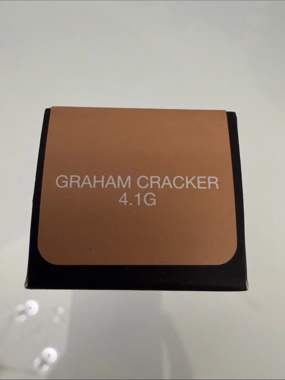 HUDA BEAUTY Faux Filter Luminous Matte concealer